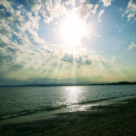 Ty Betahon - 200M De La Plage Ambon ภายนอก รูปภาพ
