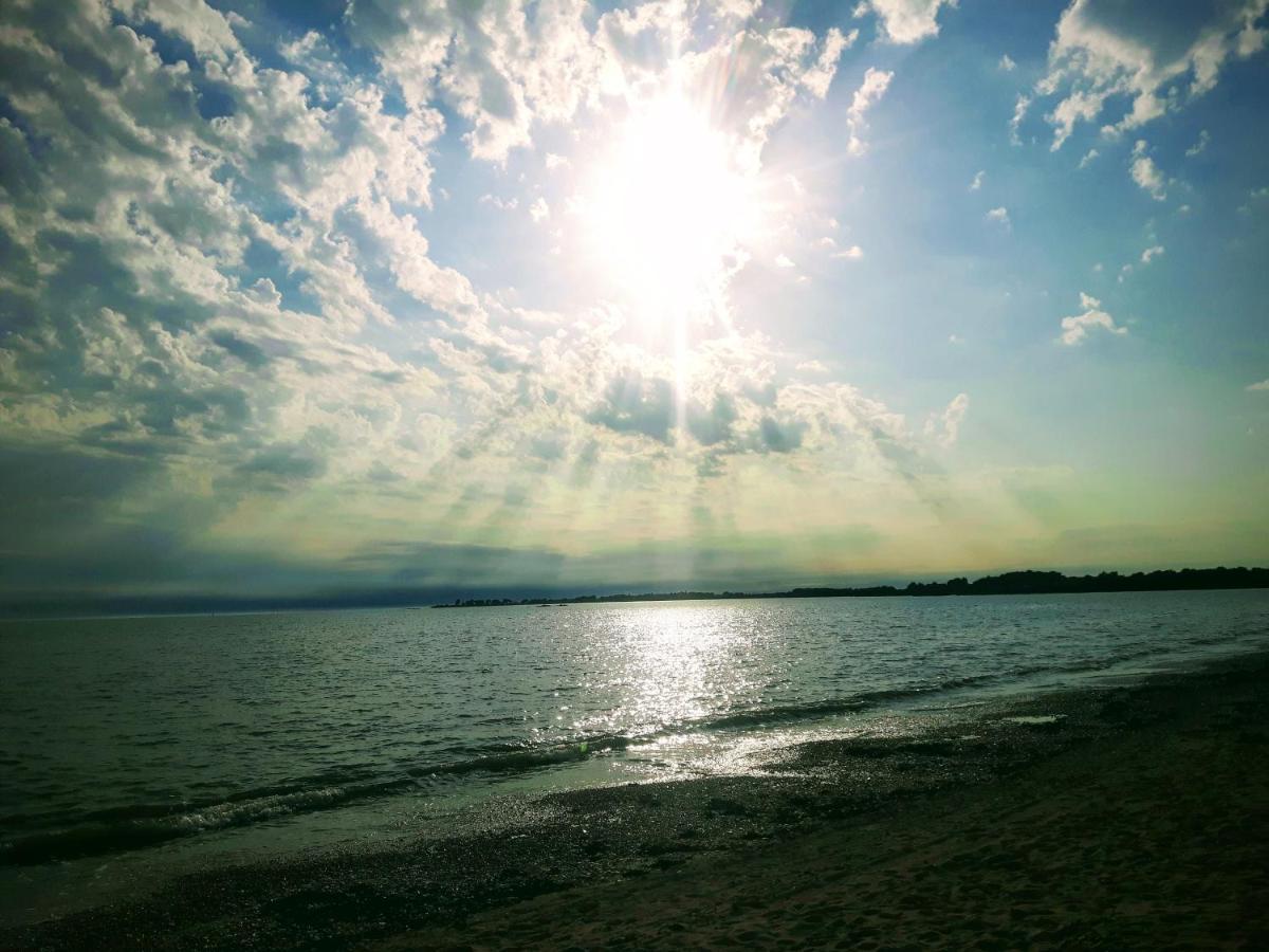 Ty Betahon - 200M De La Plage Ambon ภายนอก รูปภาพ